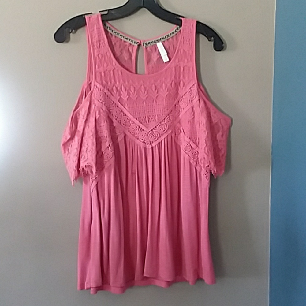 ADORABLE COLD SHOULDE, LACE&CROCHET TOP🌺
